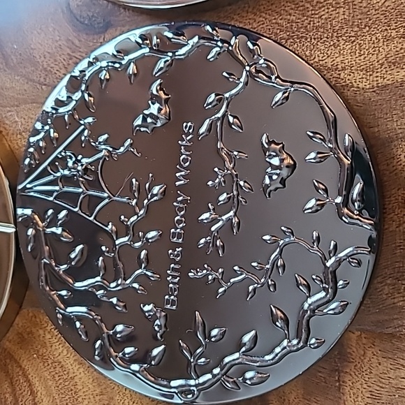 23 Bath & Body Works Decorative 3 Wick Lids- Halloween, Leaves, Bats, Pinecone - Picture 3 of 10